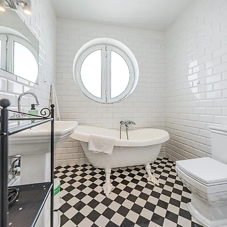 Pomorskie Bernadowska B&w * غدينيا